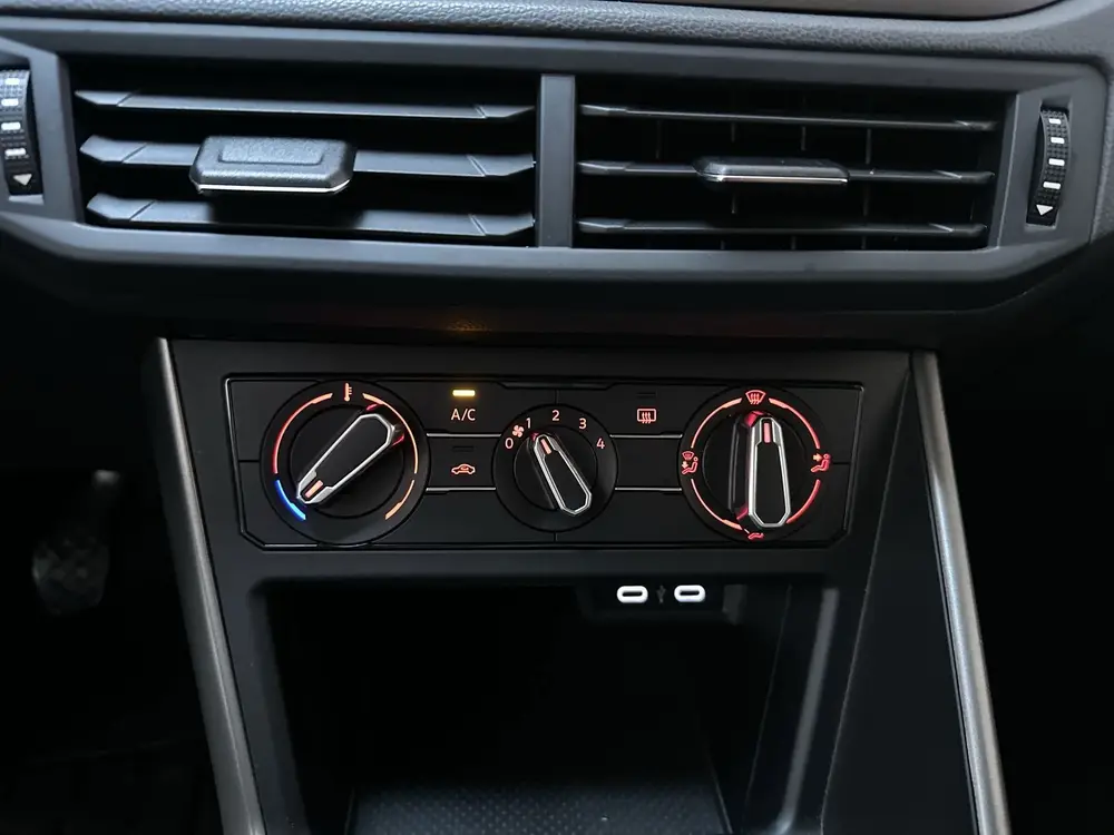 Volkswagen Polo 1.0 TSI R-Line Edition Parkeersensoren Navig uit 2021, foto 20
