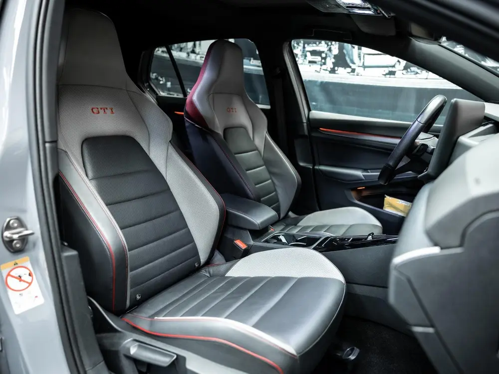 Volkswagen Golf 2.0 TSI GTI uit 2025, foto 15