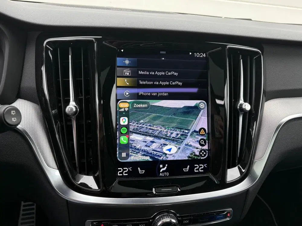 Volvo V60 2.0 T8 390pk Recharge AWD R-Design uit 2021, foto 19