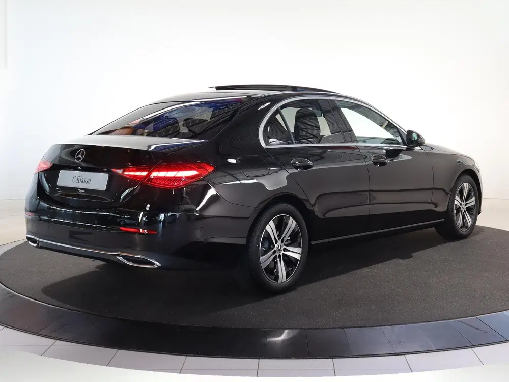 Mercedes-Benz C-Klasse 180 Business Solution uit 2025, foto 2