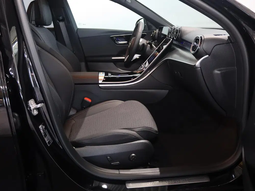 Mercedes-Benz C-Klasse 180 Business Solution uit 2025, foto 8