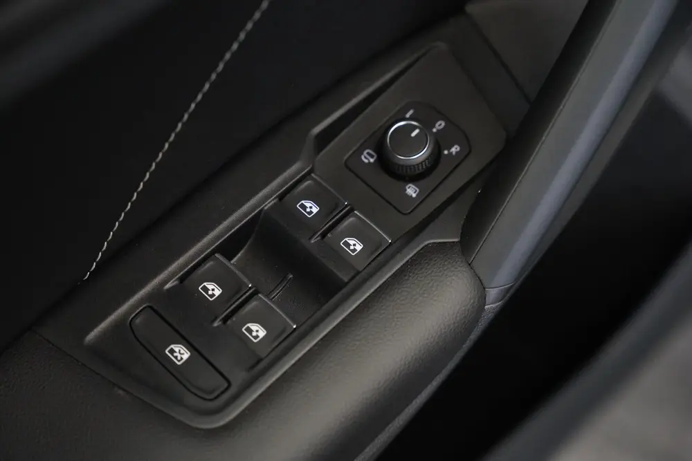 Volkswagen Tiguan 1.4 TSI eHybrid R-Line Business Panoramada uit 2024, foto 10
