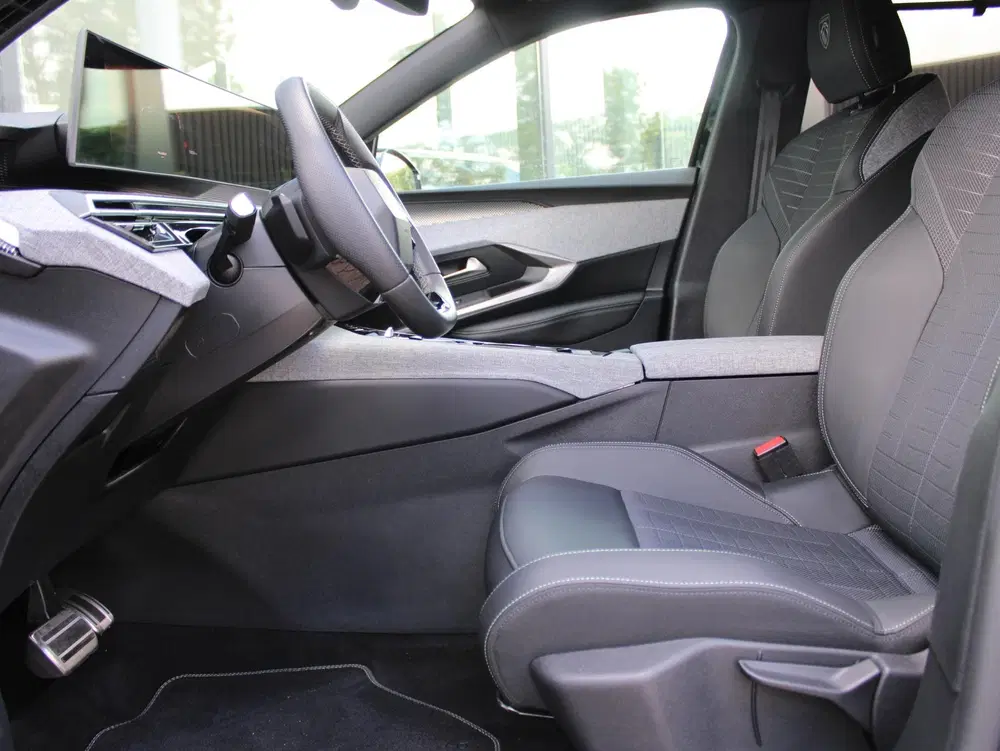 Peugeot 5008 1.2 Hybrid 145 GT 7p uit 2026, foto 13