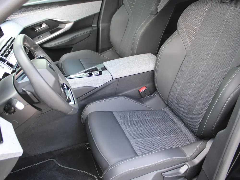 Peugeot 5008 1.2 Hybrid 145 GT 7p uit 2026, foto 14