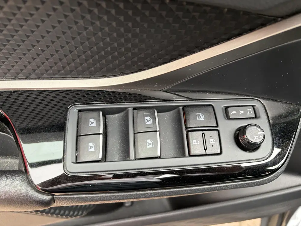 Toyota C-Hr 1.8 Hybrid Style | Parkeersensoren voor/ achter uit 2019, foto 12