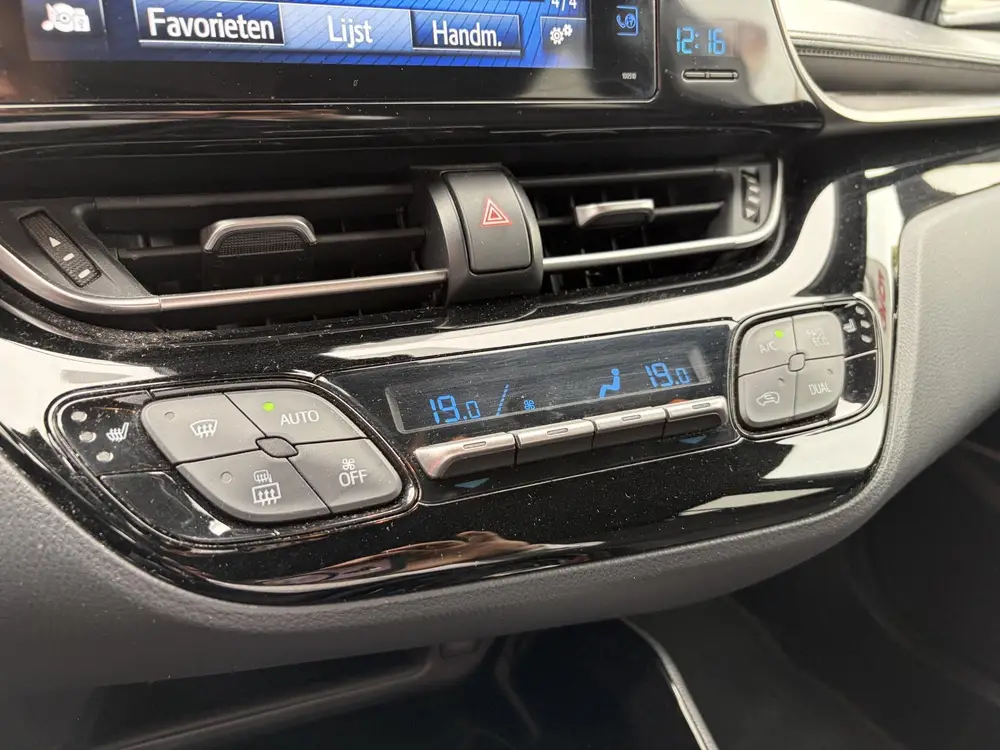 Toyota C-Hr 1.8 Hybrid Style | Parkeersensoren voor/ achter uit 2019, foto 16