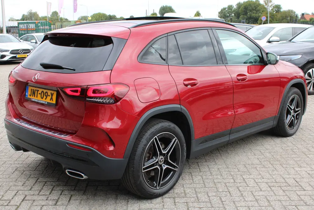 Mercedes-Benz GLA GLA 250e AUT8 AMG Limited NIGHT PAKKET PAN uit 2021, foto 3