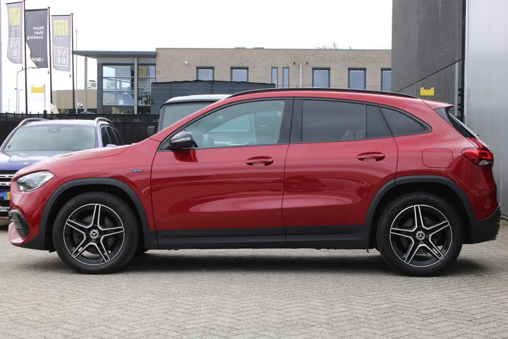 Mercedes-Benz GLA GLA 250e AUT8 AMG Limited NIGHT PAKKET PAN uit 2021, foto 5