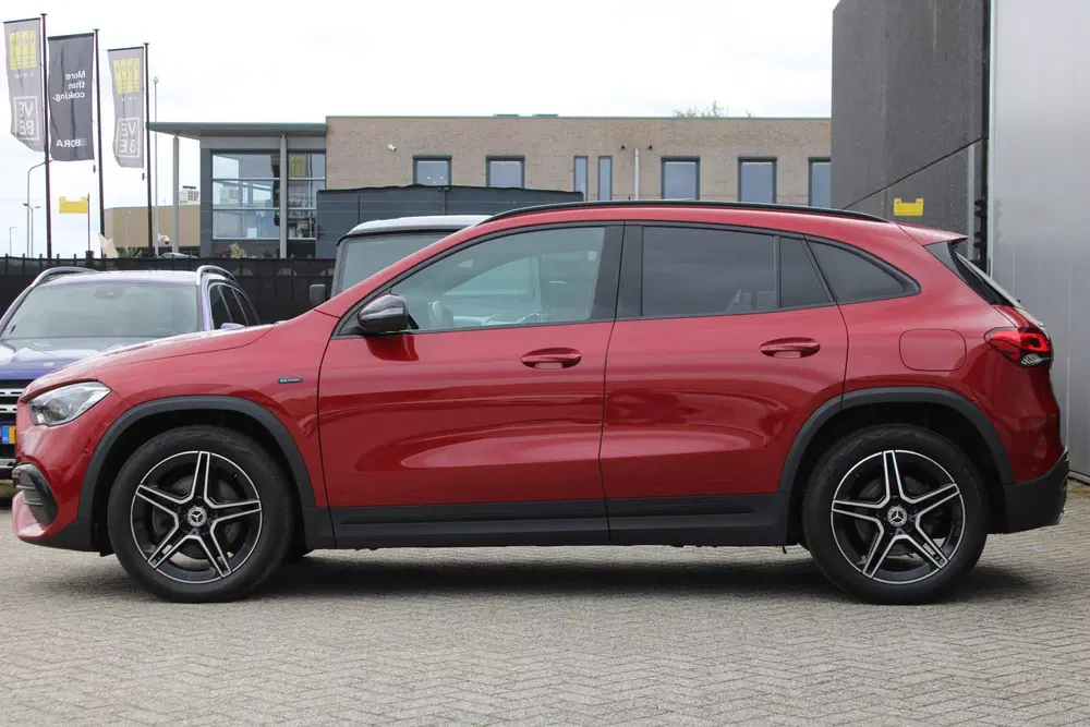 Mercedes-Benz GLA GLA 250e AUT8 AMG Limited NIGHT PAKKET PAN uit 2021, foto 6