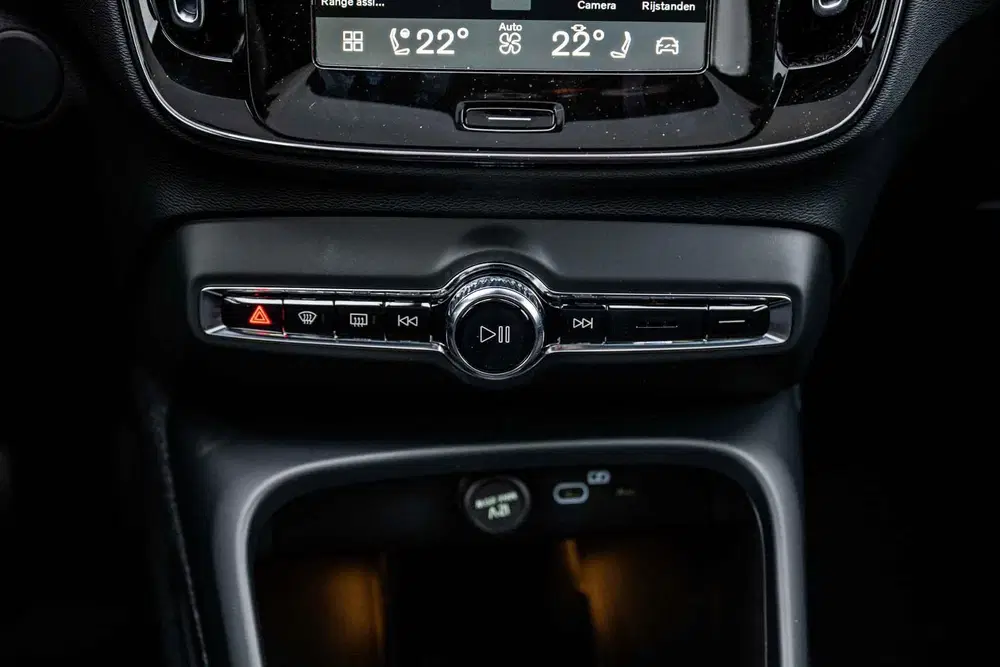 Volvo EC40 Ext. Range Plus Europa Black Edition 82 kW uit 2026, foto 15