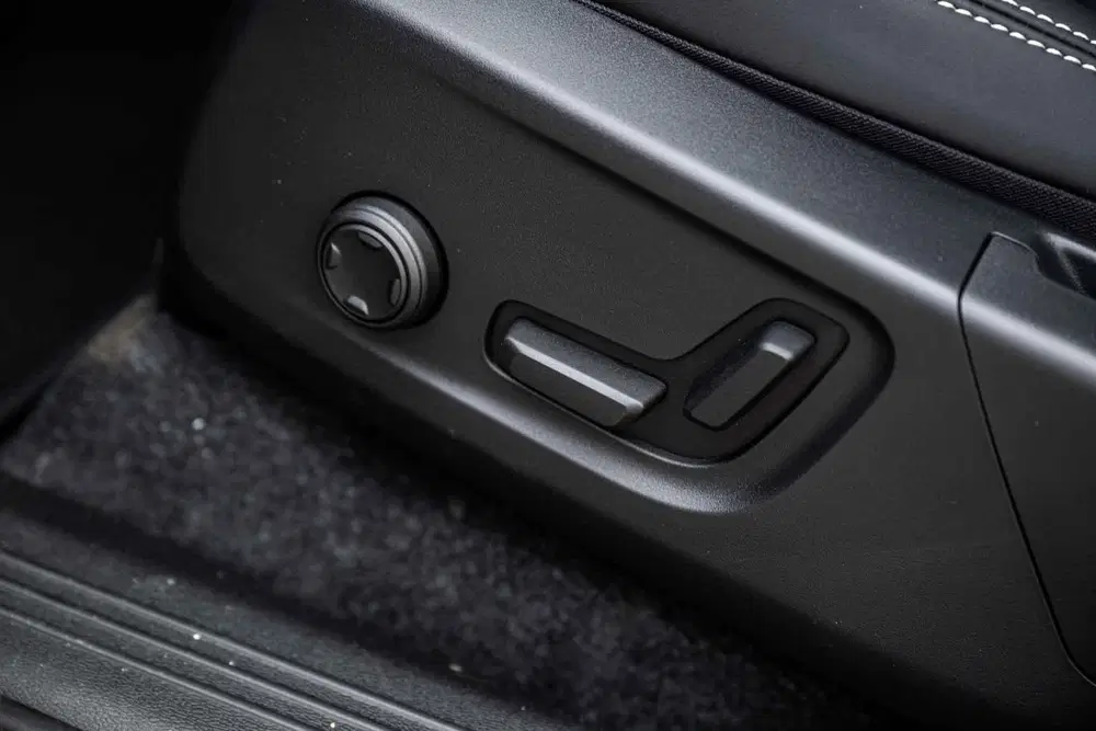 Volvo EC40 Ext. Range Plus Europa Black Edition 82 kW uit 2026, foto 8