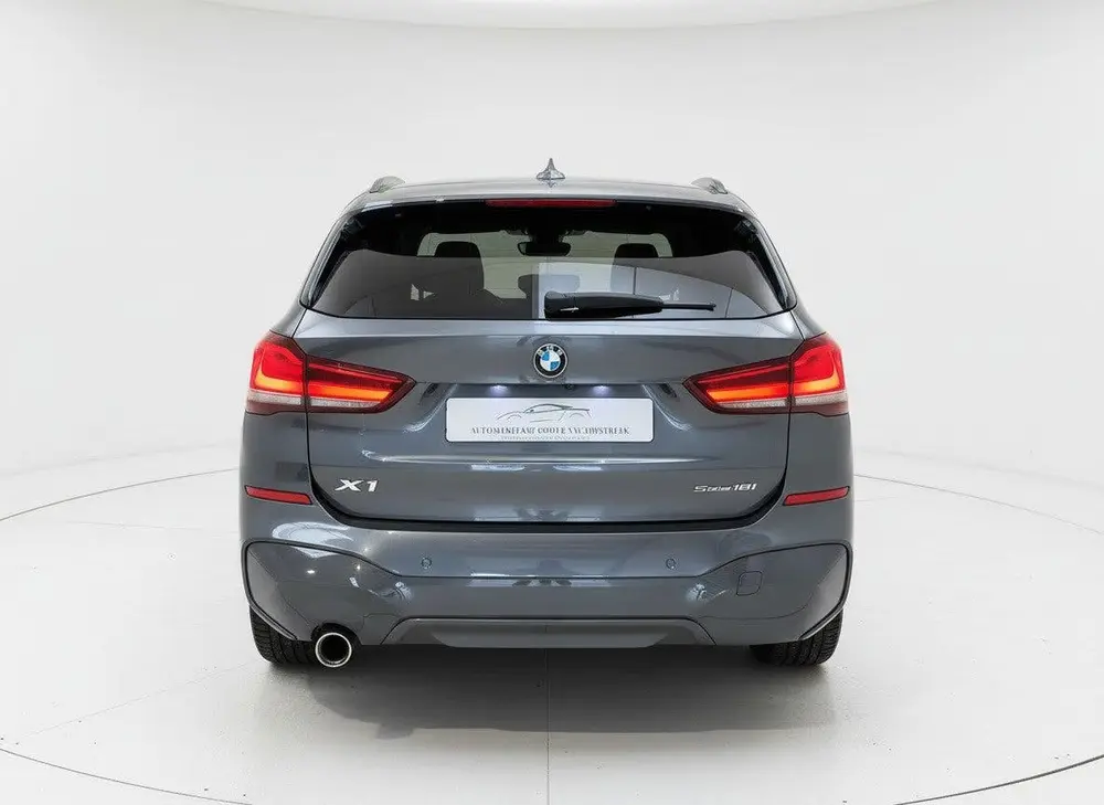 BMW X1 SDrive18i High Exec. M-Sport uit 2021, foto 4