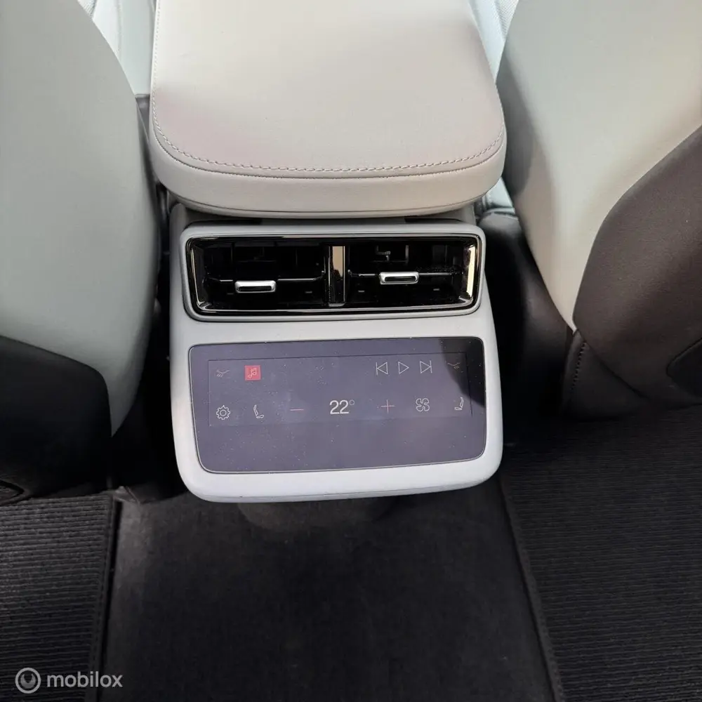 Polestar 4 Long Range Single motor 100 kWh uit 2024, foto 11