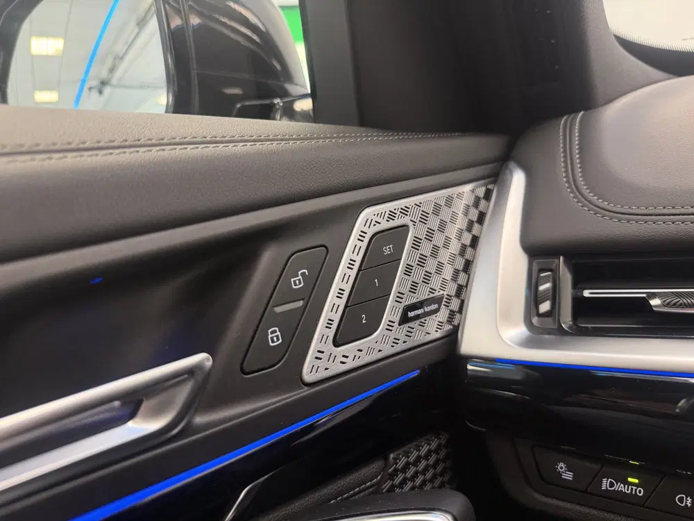BMW X1 xDrive30e Harman uit 2023, foto 19