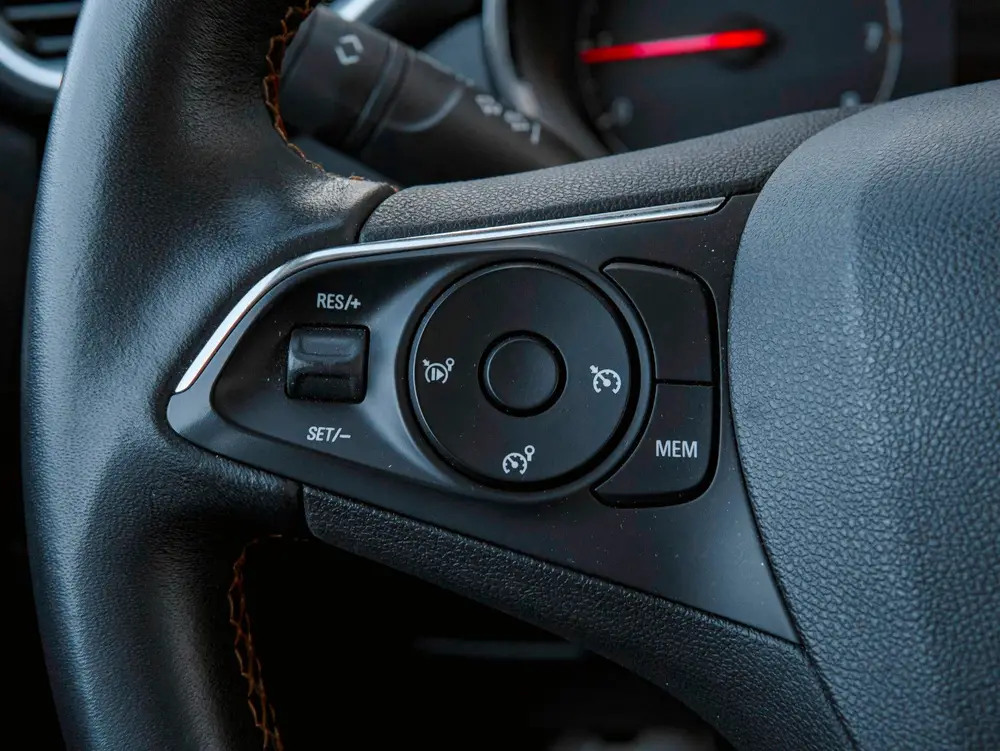 Opel Crossland 1.2 120 Jaar Edition uit 2019, foto 14
