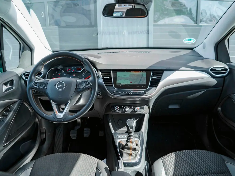 Opel Crossland 1.2 120 Jaar Edition uit 2019, foto 2