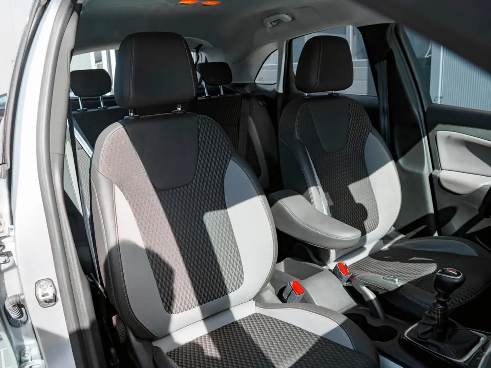 Opel Crossland 1.2 120 Jaar Edition uit 2019, foto 6