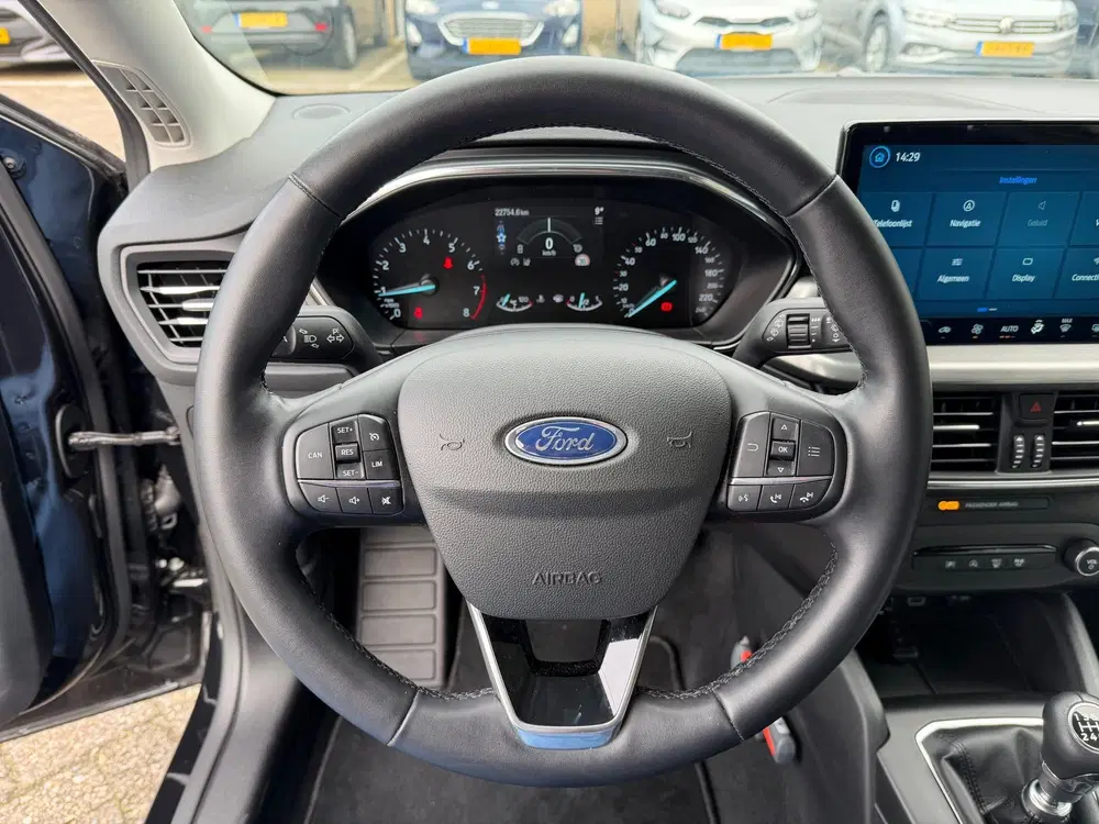 Ford Focus 1.0 EcoBoost Hybrid Titanium uit 2024, foto 9