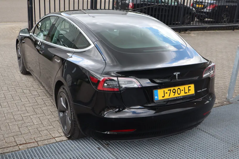 Tesla Model 3 Long Range AWD 75 kWh Nederlandse auto uit 2020, foto 10