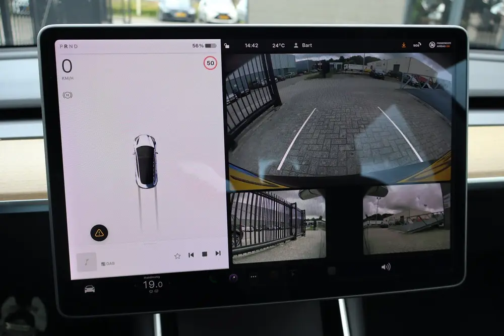 Tesla Model 3 Long Range AWD 75 kWh Nederlandse auto uit 2020, foto 12