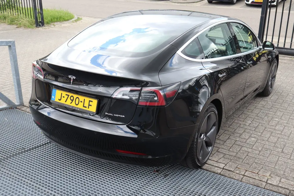 Tesla Model 3 Long Range AWD 75 kWh Nederlandse auto uit 2020, foto 8