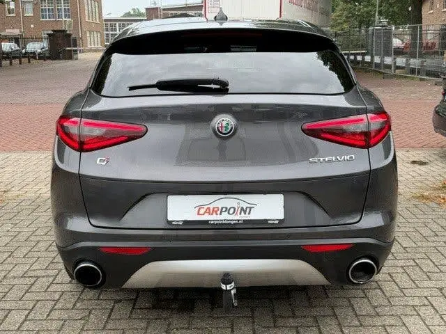 Alfa Romeo Stelvio 2.0 T AWD Q4 200PK Leer Navi Trekhaak Key uit 2019, foto 10