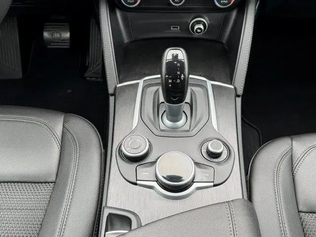 Alfa Romeo Stelvio 2.0 T AWD Q4 200PK Leer Navi Trekhaak Key uit 2019, foto 18