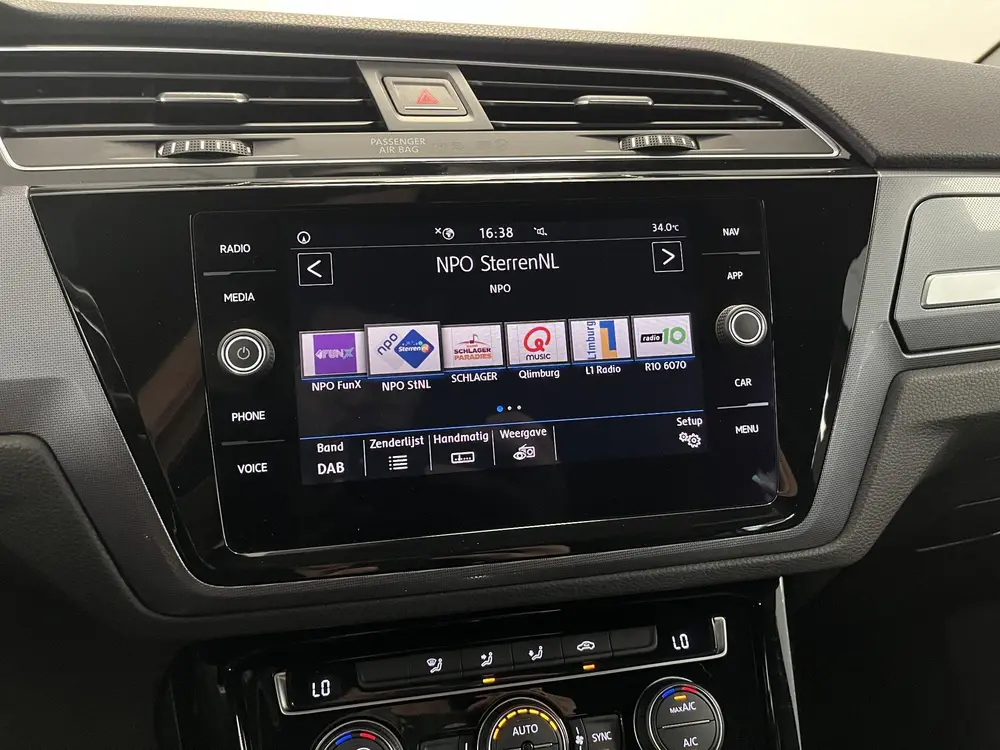 Volkswagen Touran 1.5 TSI 3x R-Line | Trekhaak | LED | Adapt uit 2019, foto 10