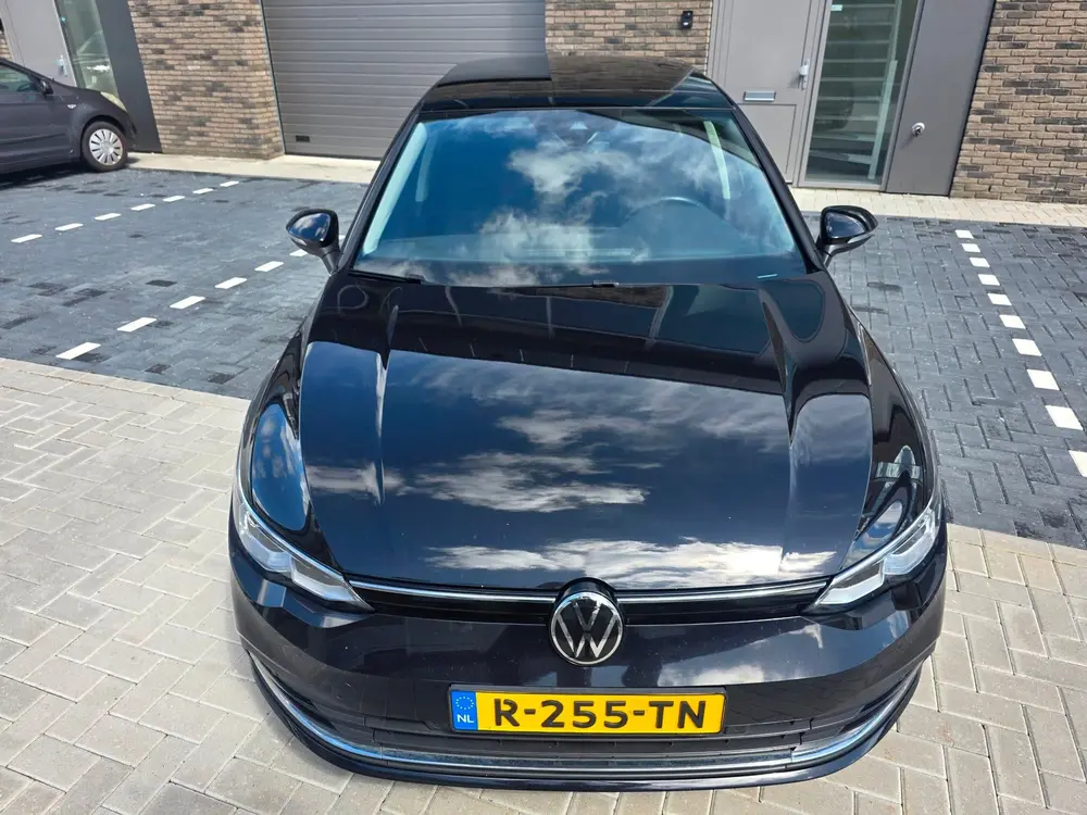 Volkswagen Golf 1.5 eTSI Active Automaat/ Panoramadak uit 2022, foto 3