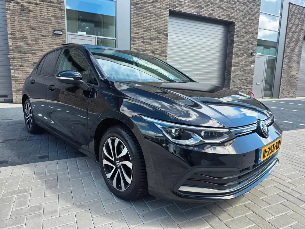 Volkswagen Golf 1.5 eTSI Active Automaat/ Panoramadak uit 2022, foto 4