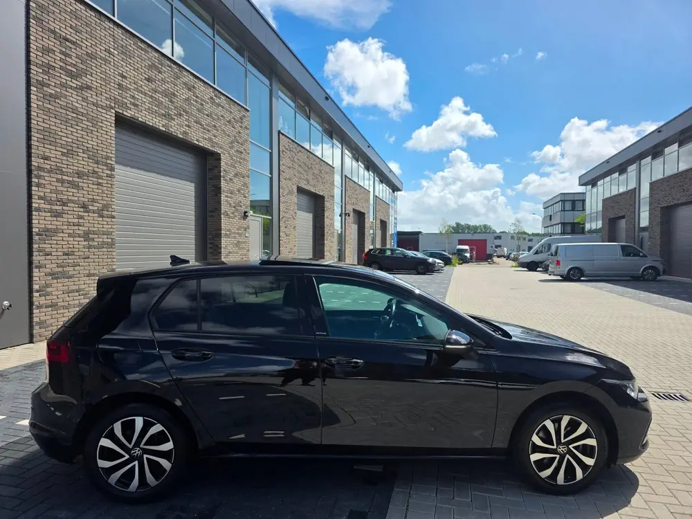 Volkswagen Golf 1.5 eTSI Active Automaat/ Panoramadak uit 2022, foto 5