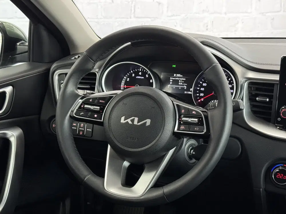 Kia Ceed 1.0 T-GDi DynamicPlusLine Stoel-Stuurve uit 2023, foto 13