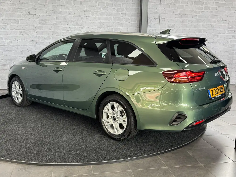 Kia Ceed 1.0 T-GDi DynamicPlusLine Stoel-Stuurve uit 2023, foto 2
