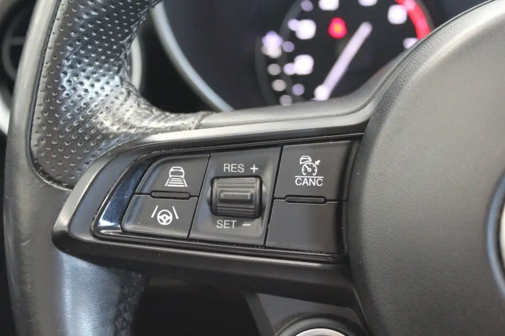 Alfa Romeo Giulia 2.0T Super/CARPLAY/CRUISE/CAMERA uit 2020, foto 10