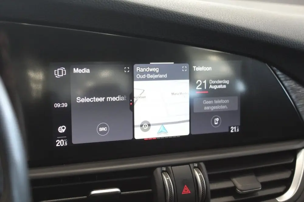 Alfa Romeo Giulia 2.0T Super/CARPLAY/CRUISE/CAMERA uit 2020, foto 12