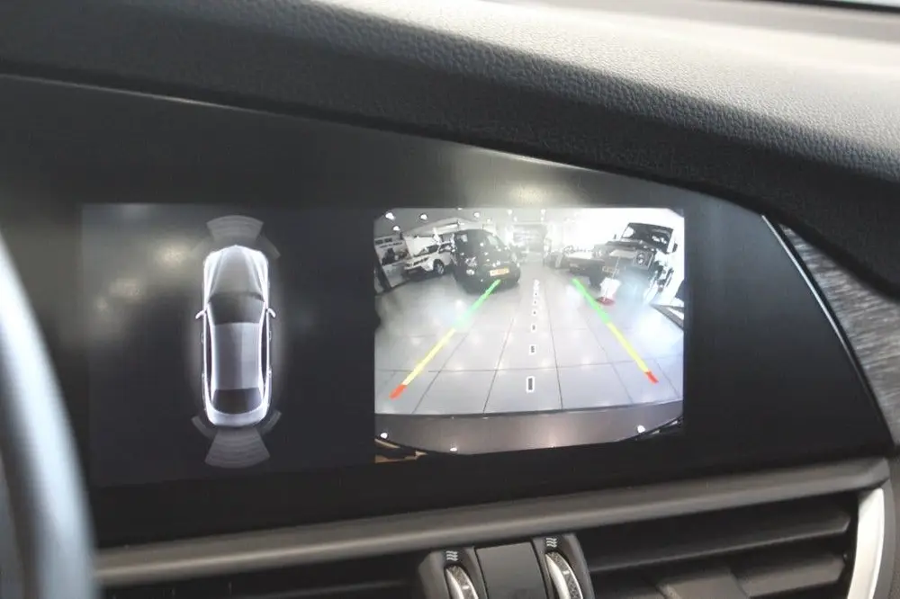 Alfa Romeo Giulia 2.0T Super/CARPLAY/CRUISE/CAMERA uit 2020, foto 17