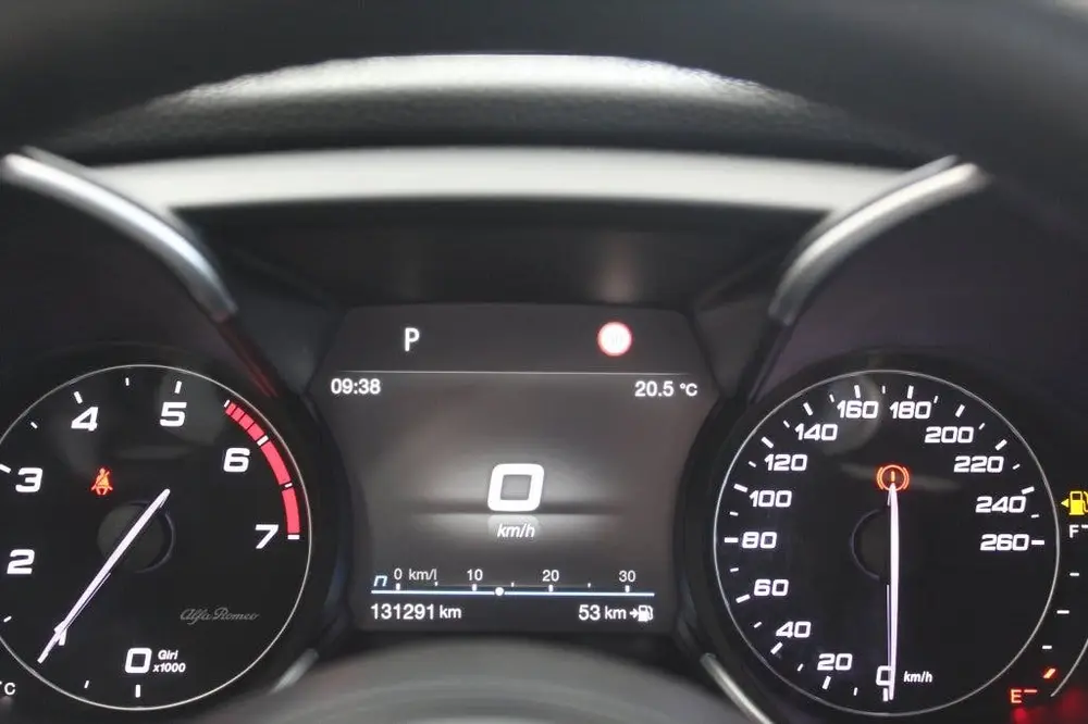 Alfa Romeo Giulia 2.0T Super/CARPLAY/CRUISE/CAMERA uit 2020, foto 20