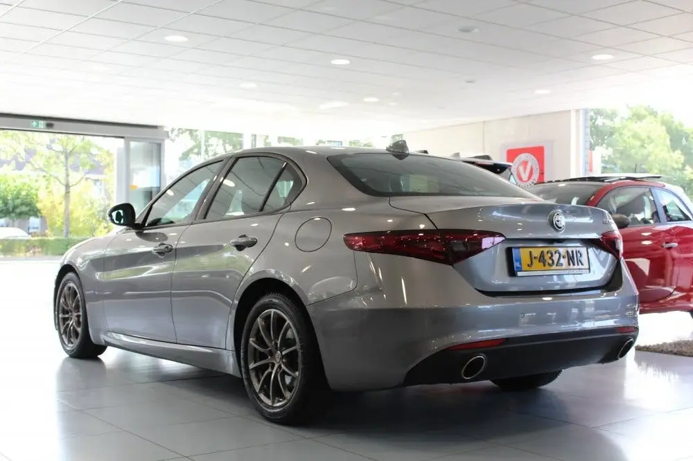 Alfa Romeo Giulia 2.0T Super/CARPLAY/CRUISE/CAMERA uit 2020, foto 3