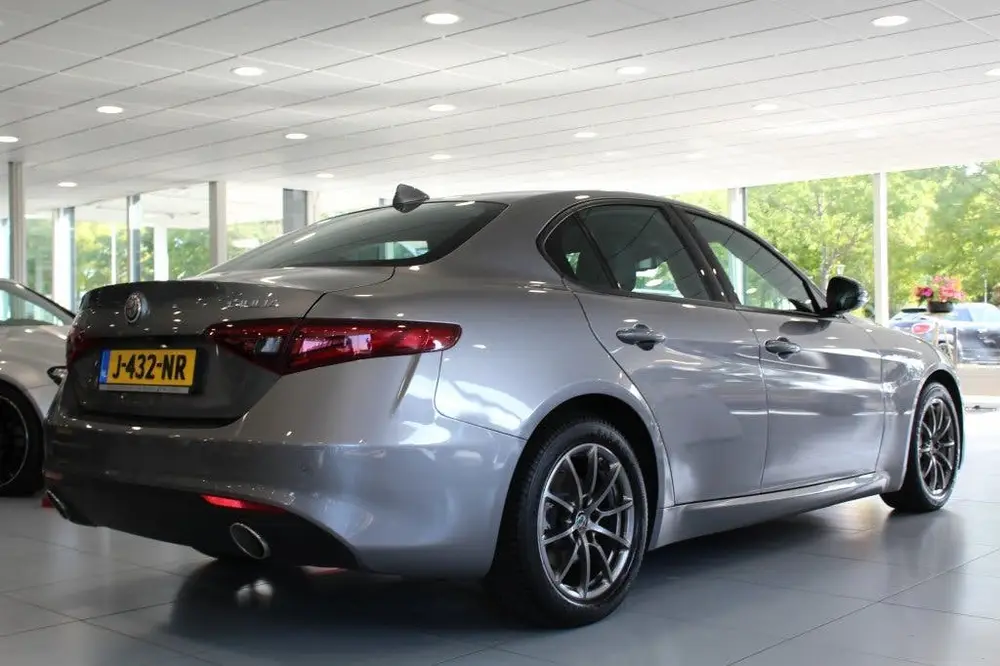 Alfa Romeo Giulia 2.0T Super/CARPLAY/CRUISE/CAMERA uit 2020, foto 4