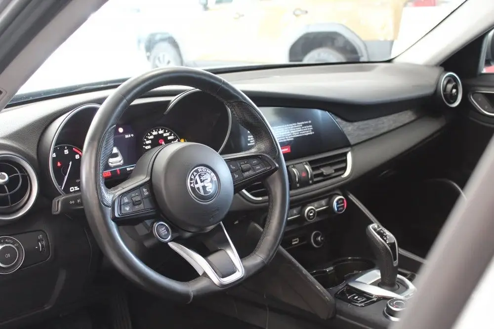 Alfa Romeo Giulia 2.0T Super/CARPLAY/CRUISE/CAMERA uit 2020, foto 7