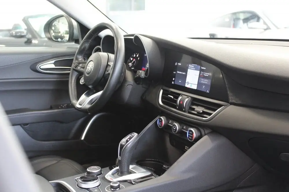 Alfa Romeo Giulia 2.0T Super/CARPLAY/CRUISE/CAMERA uit 2020, foto 9