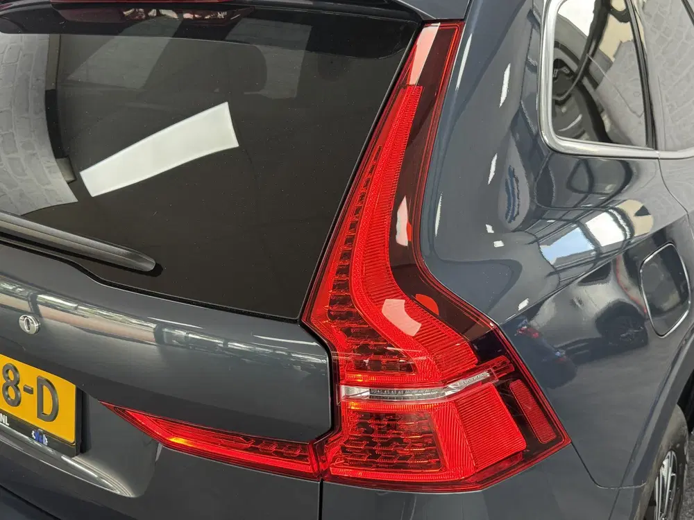 Volvo XC60 2.0 Recharge T8 AWD Inscription Luchtverin uit 2021, foto 7