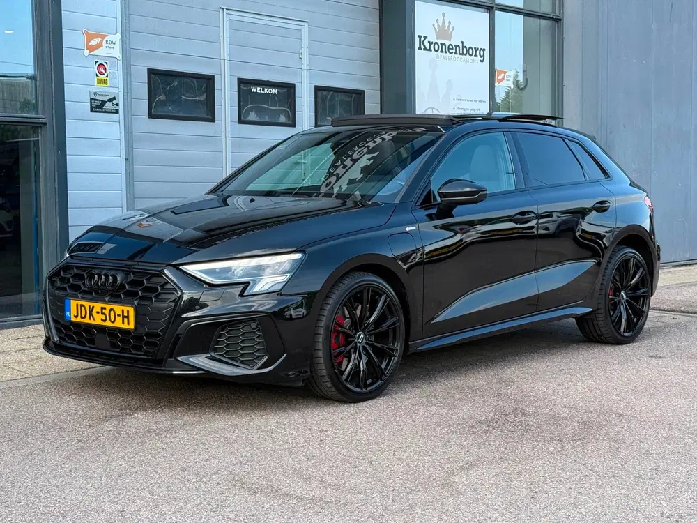 Audi A3 45 TFSI e S edition Competition uit 2022, foto 11