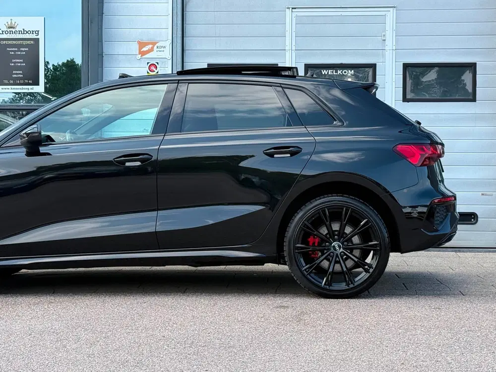 Audi A3 45 TFSI e S edition Competition uit 2022, foto 13