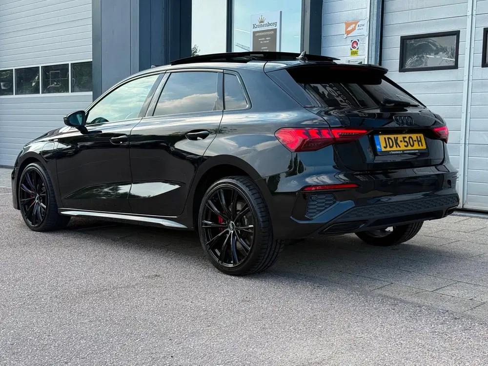 Audi A3 45 TFSI e S edition Competition uit 2022, foto 14