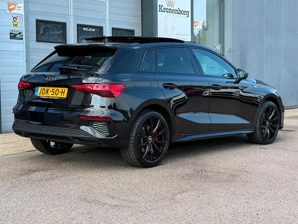 Audi A3 45 TFSI e S edition Competition uit 2022, foto 15
