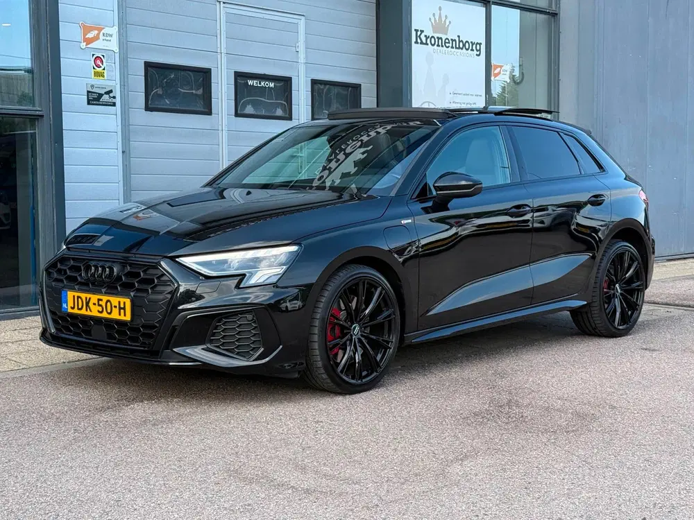 Audi A3 45 TFSI e S edition Competition uit 2022, foto 3