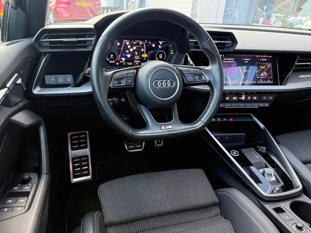Audi A3 45 TFSI e S edition Competition uit 2022, foto 4