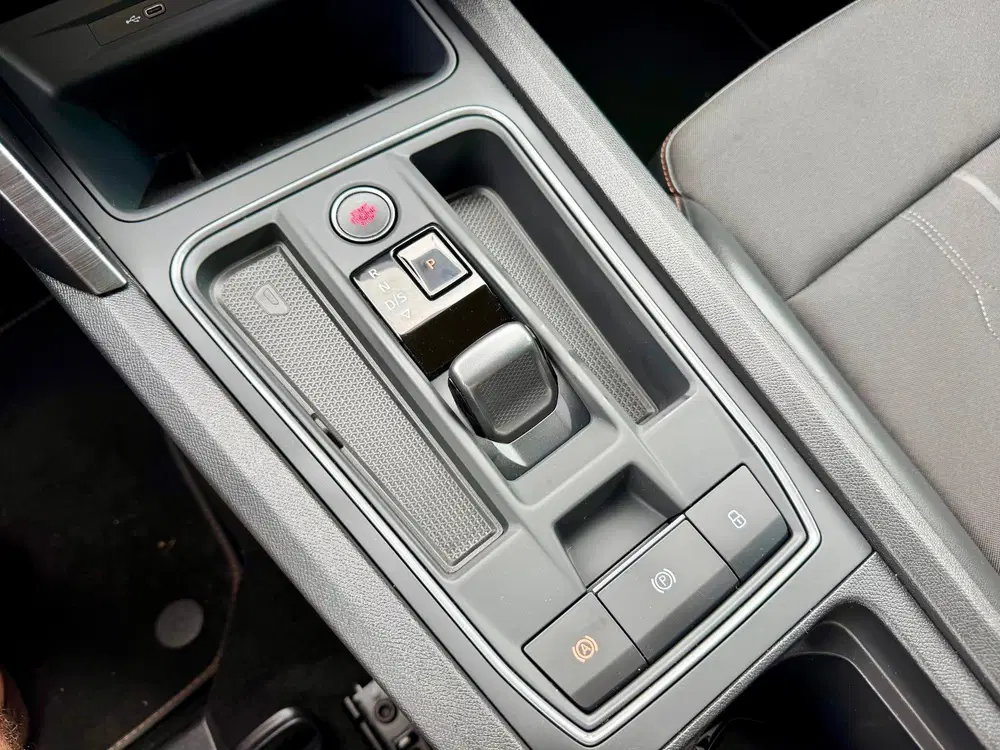 Cupra Leon 1.5 eTSI Business Edition Aut uit 2023, foto 3
