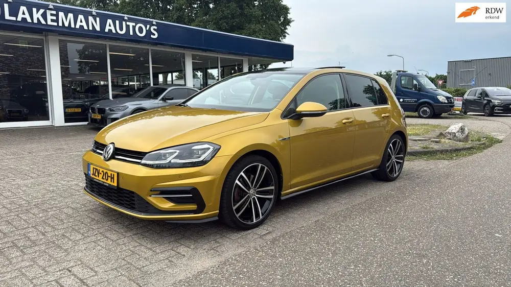 Volkswagen GOLF 1.5 TSI Highline Business R Pano Navi Automa uit 2019